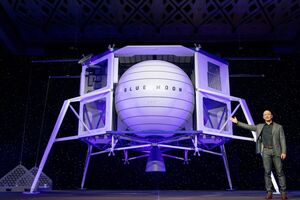 Безос представил макет космического аппарата Blue Moon