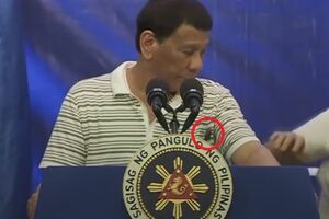 Дутерте отшутился после появления таракана