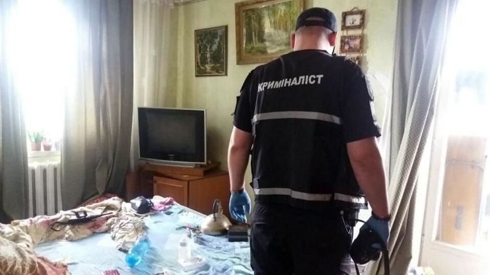 Тела нашли в квартире по проспекту Павла Тычины в Киеве