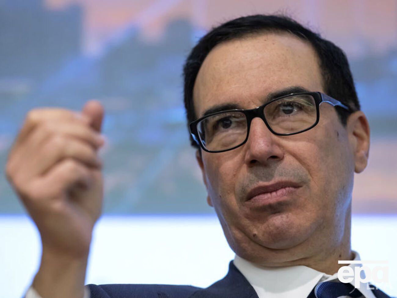 Министр финансов США Стивен Мнучин заявил, что&nbsp;добиться облегчения санкций Венесуэла может, восстановив "демократический порядок"