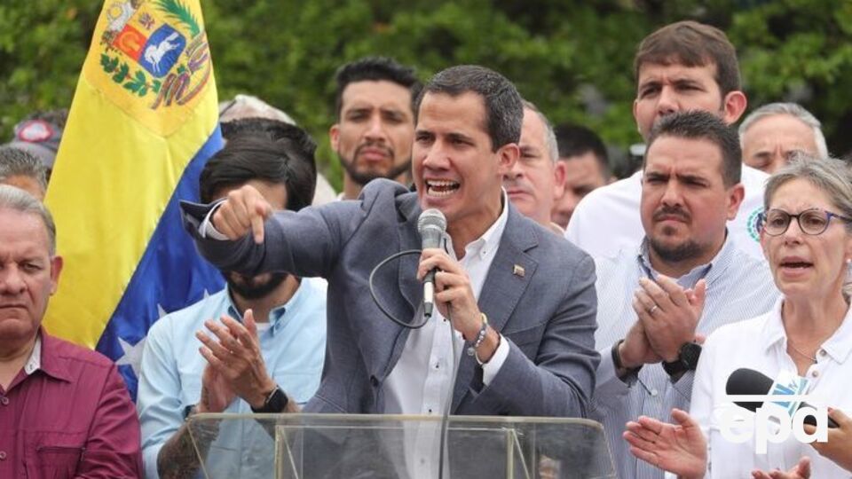 Гуайдо выступил перед своими сторонниками в Каракасе