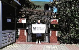 Активістка допомагає іншим представникам громадськості Казахстану, які перебувають під слідством за участь в акціях протесту