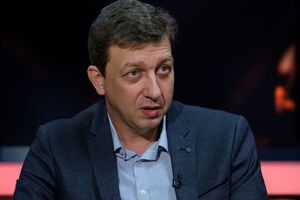 Олесь Доній: На жаль, трясти Україну буде довго. Гроші на порохоботів і чорнуху є, отже, націю будуть розколювати далі. І це реальна катастрофа, бо саме на це чекає Путін