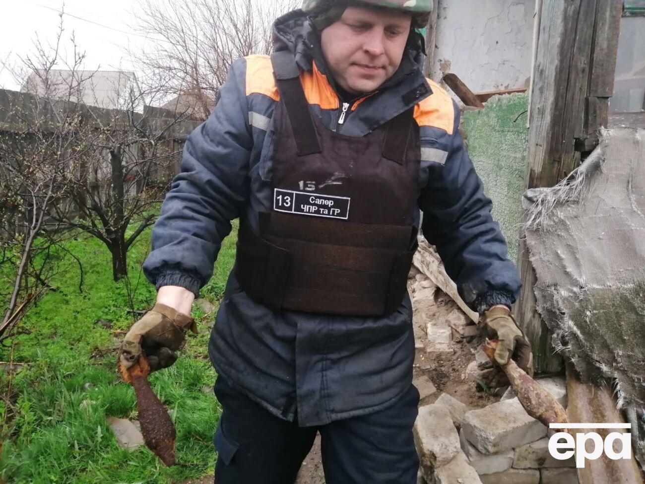 За даними на початок квітня 2018 року, на Донбасі необхідно було очистити приблизно 7 тис.&nbsp;км&sup2; території