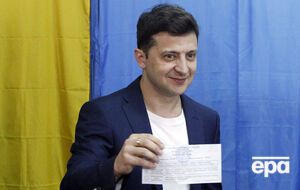 Зеленський 21 квітня показав бюлетень, де проголосував за себе