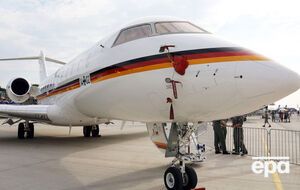 Самолет пострадал, когда Меркель покинула его