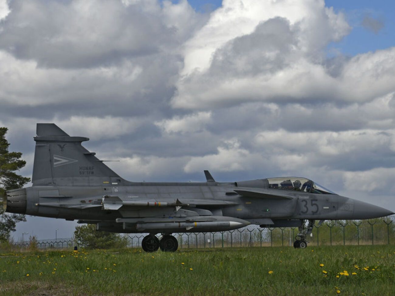 Угорські винищувачі з 1 травня базуються на військовій базі в Литві