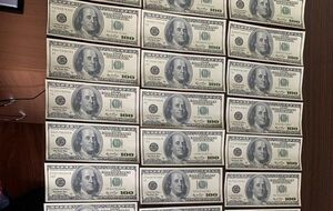 Сотрудники СБУ задокументировали факт продажи злоумышленниками 39 фальшивых купюр