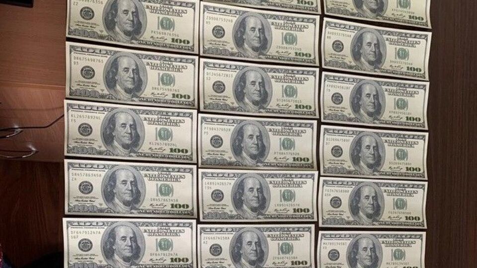 Сотрудники СБУ задокументировали факт продажи злоумышленниками 39 фальшивых купюр