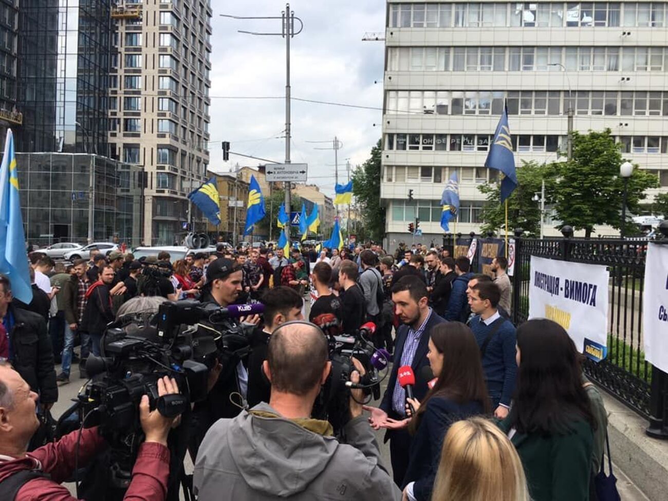Націоналісти протестують проти ймовірного скасування закону про люстрацію