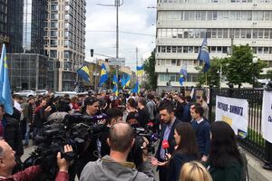 Националисты протестуют против возможной отмены закона о люстрации