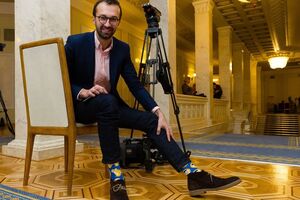 Лещенко (на фото) вважає, що Луценко намагається зберегти посаду генпрокурора