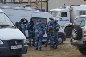 27 марта российские силовики провели массовые обыски в домах крымских татар в оккупированном Крыму