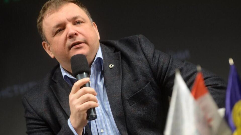 Шевчук (на фото) назвав Порошенка головним "вигодонабувачем" кадрових перестанов у КСУ