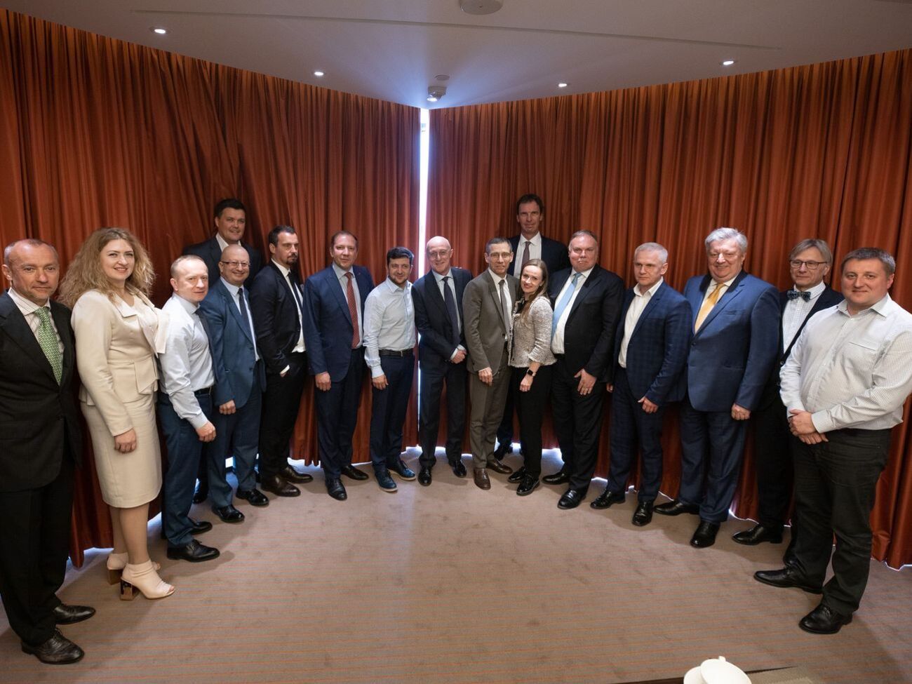 Зеленський зустрівся з главами іноземних банків