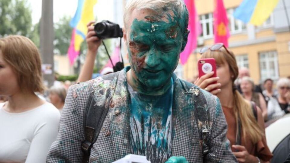 У ЦПК повідомляли, що під час інциденту Шабунін дістав хімічні опіки очей