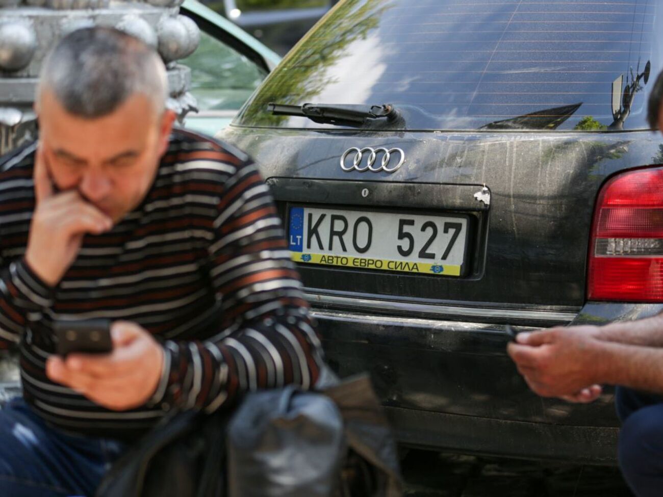 Владельцы автомобилей на европейской регистрации требуют продлить льготный период для растаможивания авто