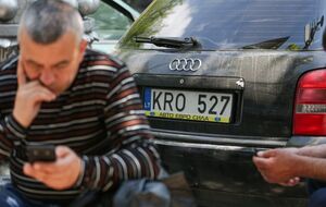 Владельцы автомобилей на европейской регистрации требуют продлить льготный период для растаможивания авто