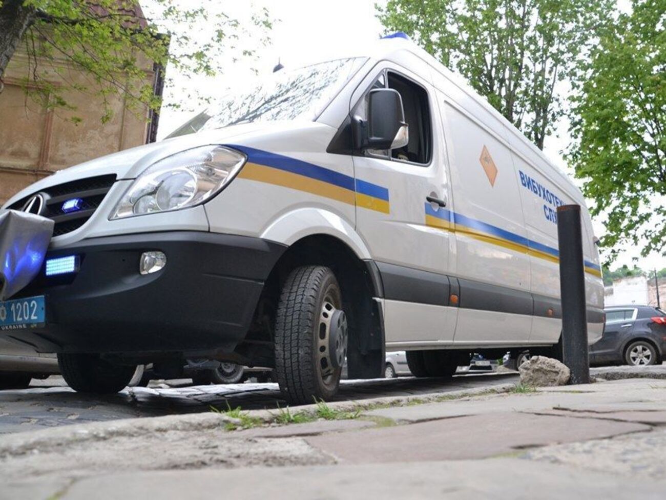 На місці інциденту працювали вибухотехніки.