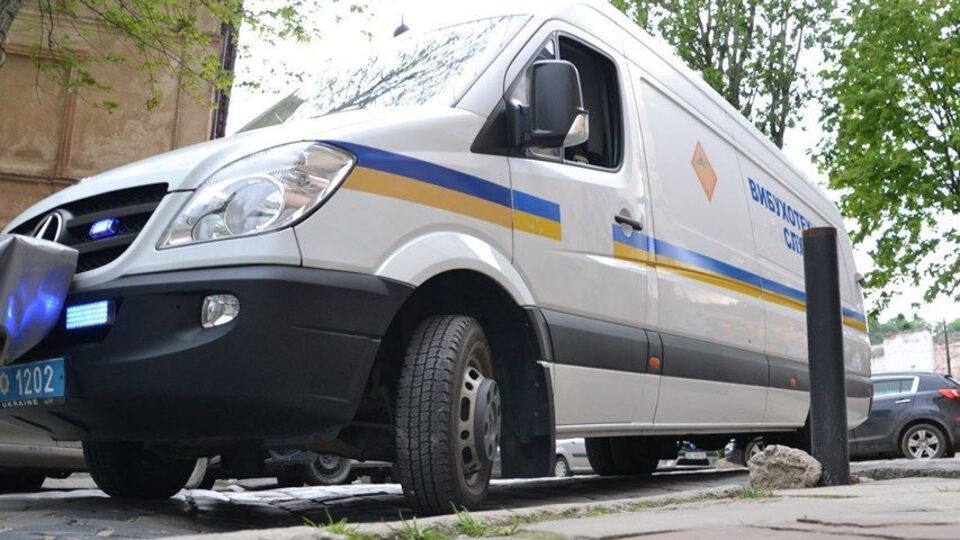 На місці інциденту працювали вибухотехніки.