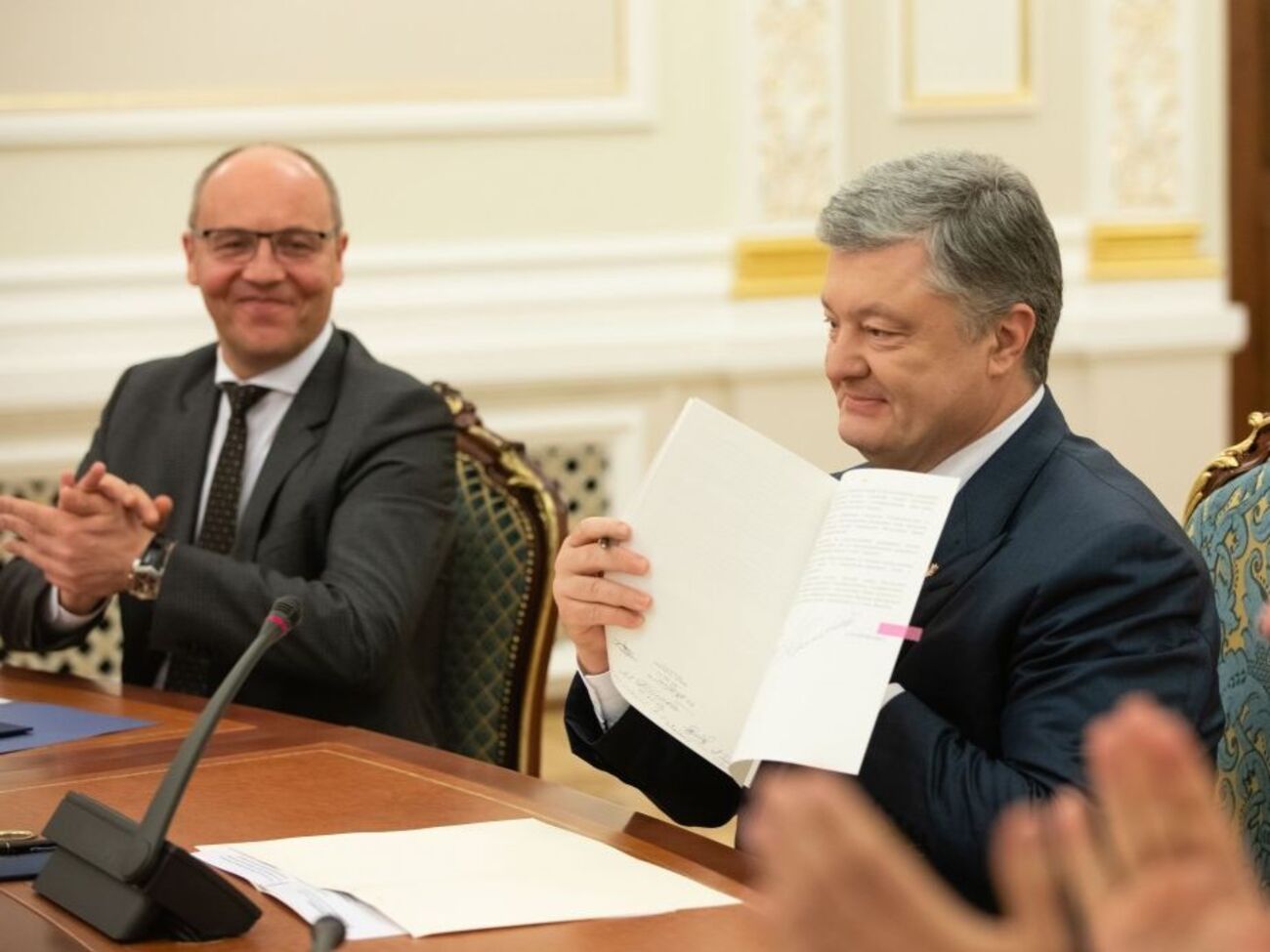 Президент подписал языковой закон