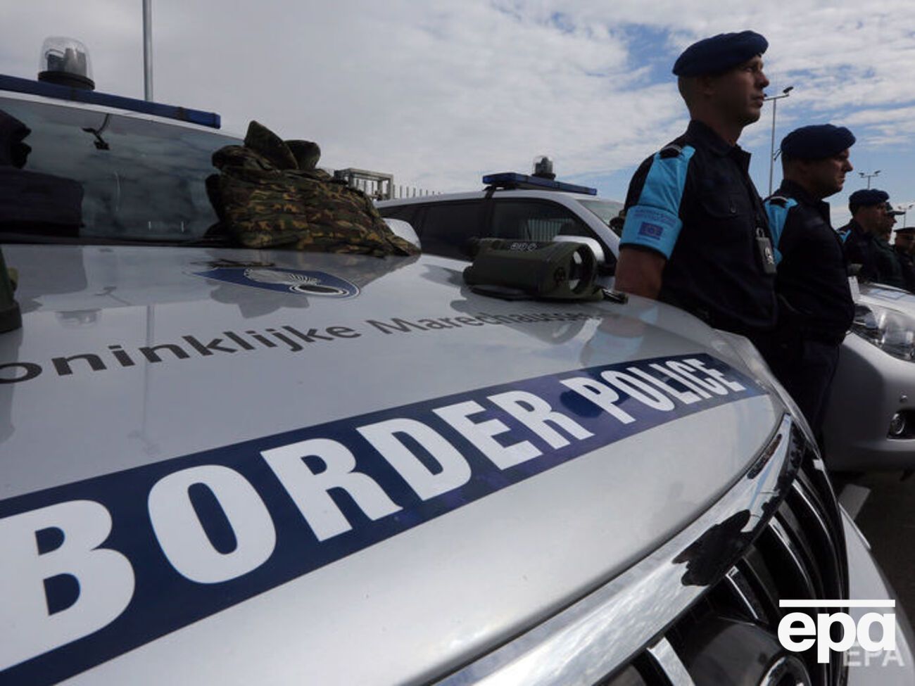 Комиссия изучит возможность запрета на въезд в ЕС украинцам с российскими паспортами