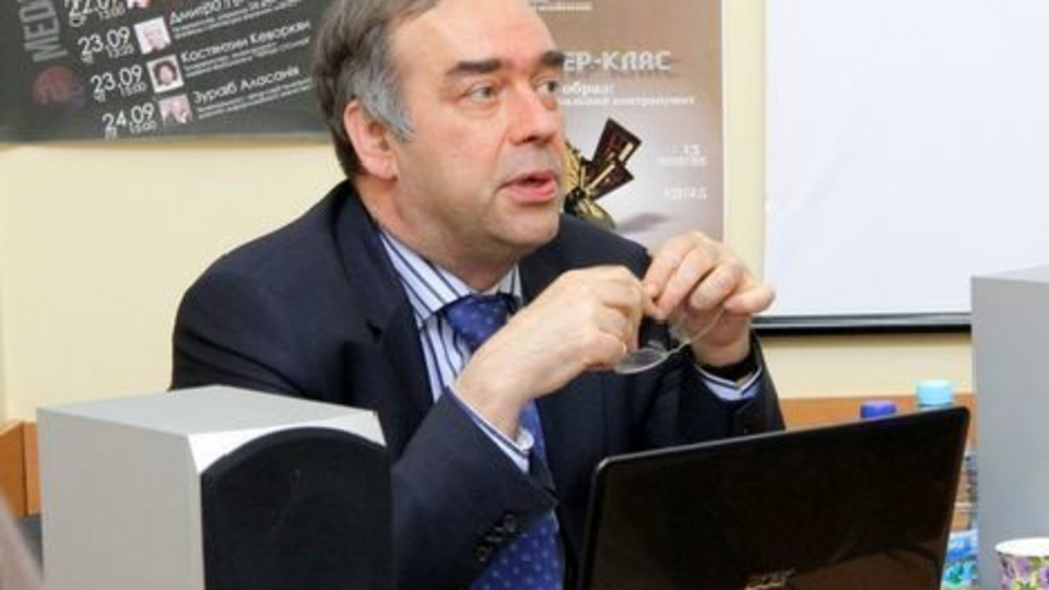 Мартыненко: С 2010 года в регламенте Верховной Рады вообще нет таких слов "коалиция депутатских фракций"