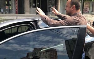 Луценко: Под контролем правоохранителей мошенникам передали почти полмиллиона гривен