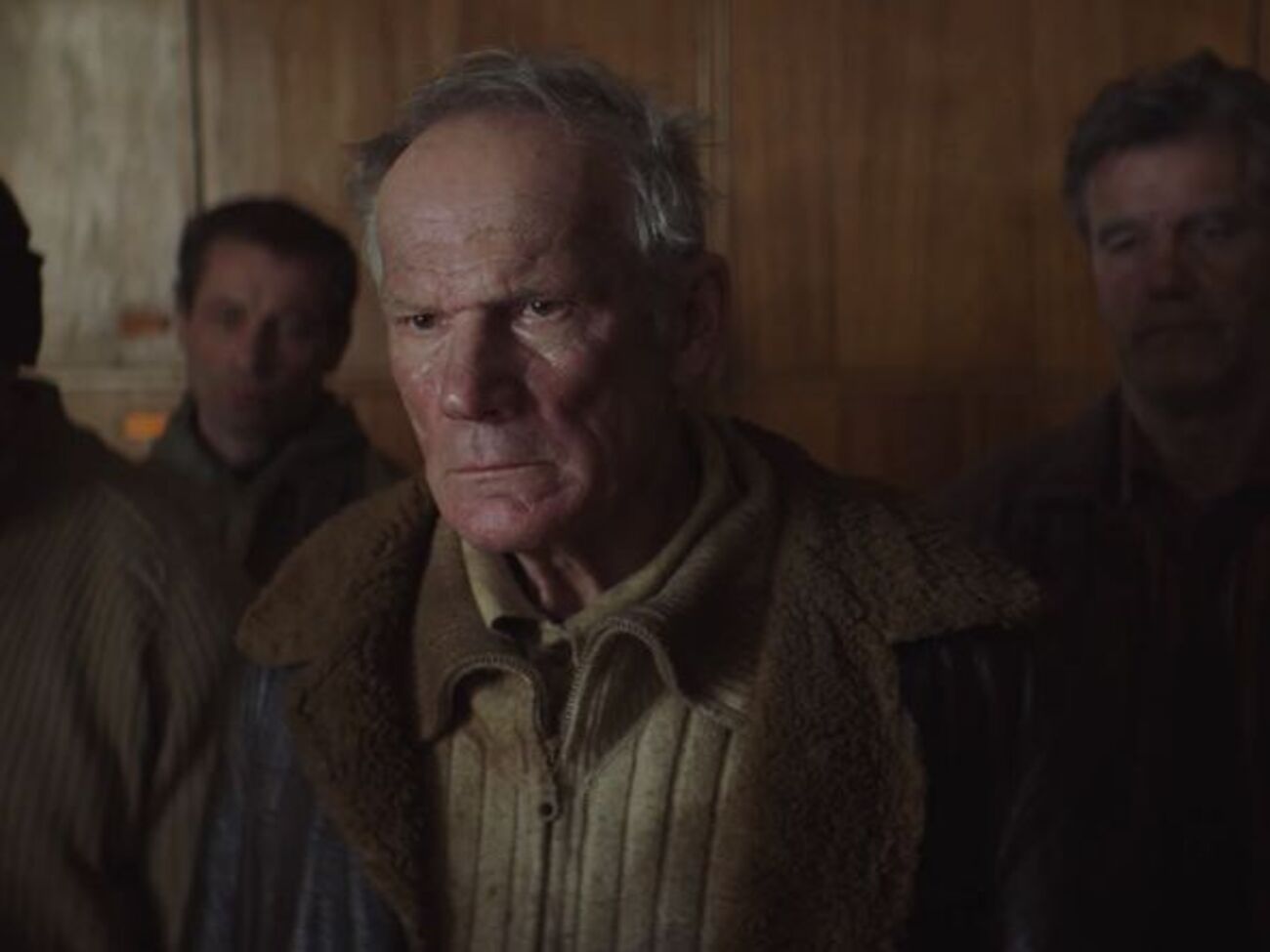 По сюжету ролика бывших чиновников заставят строить мост