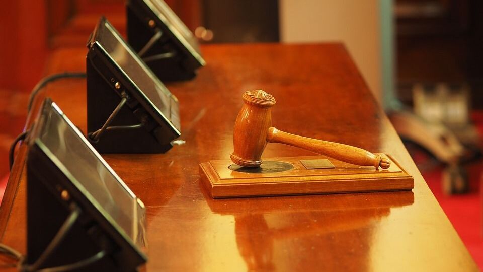 Суд приговорил Эшту к условному сроку