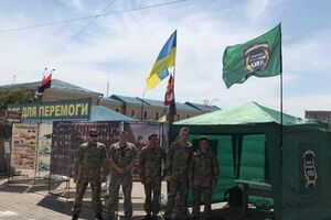 У Спілці ветеранів АТО заявили, що не допустять провокацій щодо намету "Все для перемоги"