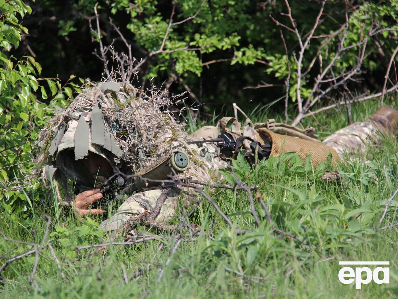 По данным украинской разведки, 17 мая два боевика были уничтожены, еще 12 получили ранения