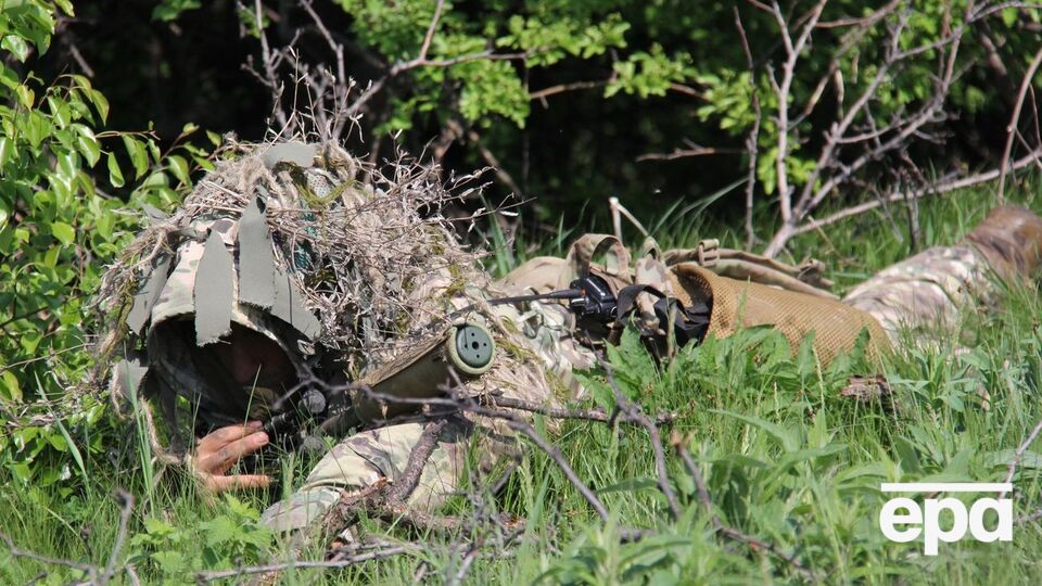 За даними української розвідки, 17 травня двох бойовиків було знищено, ще 12 дістали поранення