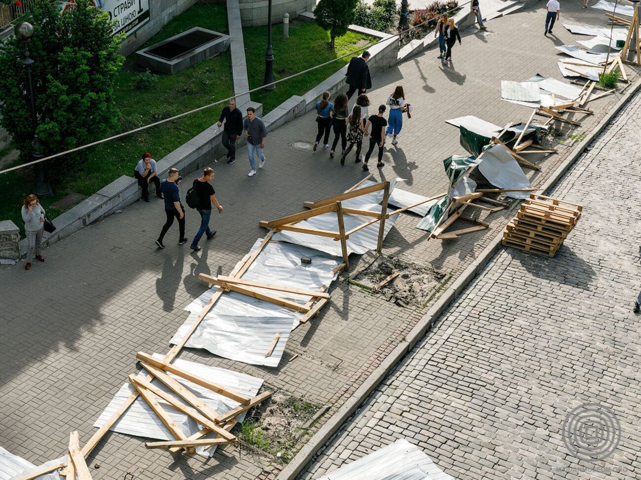 18 травня активісти повалили огорожу на місці будівництва меморіалу