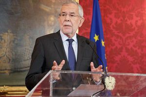 Ван дер Беллен: Я закликаю до дострокових виборів у вересні