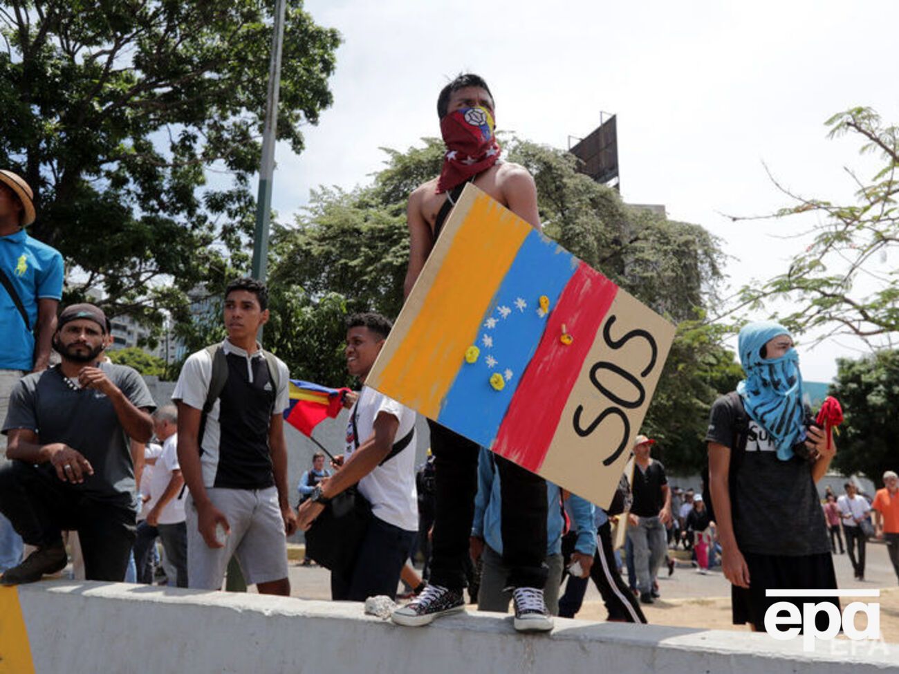 1 травня Гуайдо анонсував продовження акцій протесту в країні