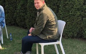 Костюк: Политконсультанты нам рассказывали, что нужно сделать переход образа от актера и шоумена к лидеру общественного мнения, и только после этого – к политику