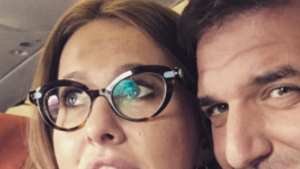 Колишнє подружжя відпочиває на морі разом