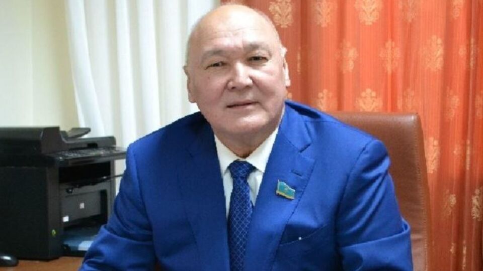 Комісія дійшла висновку, що Жуматай Алієв не володіє казахською мовою