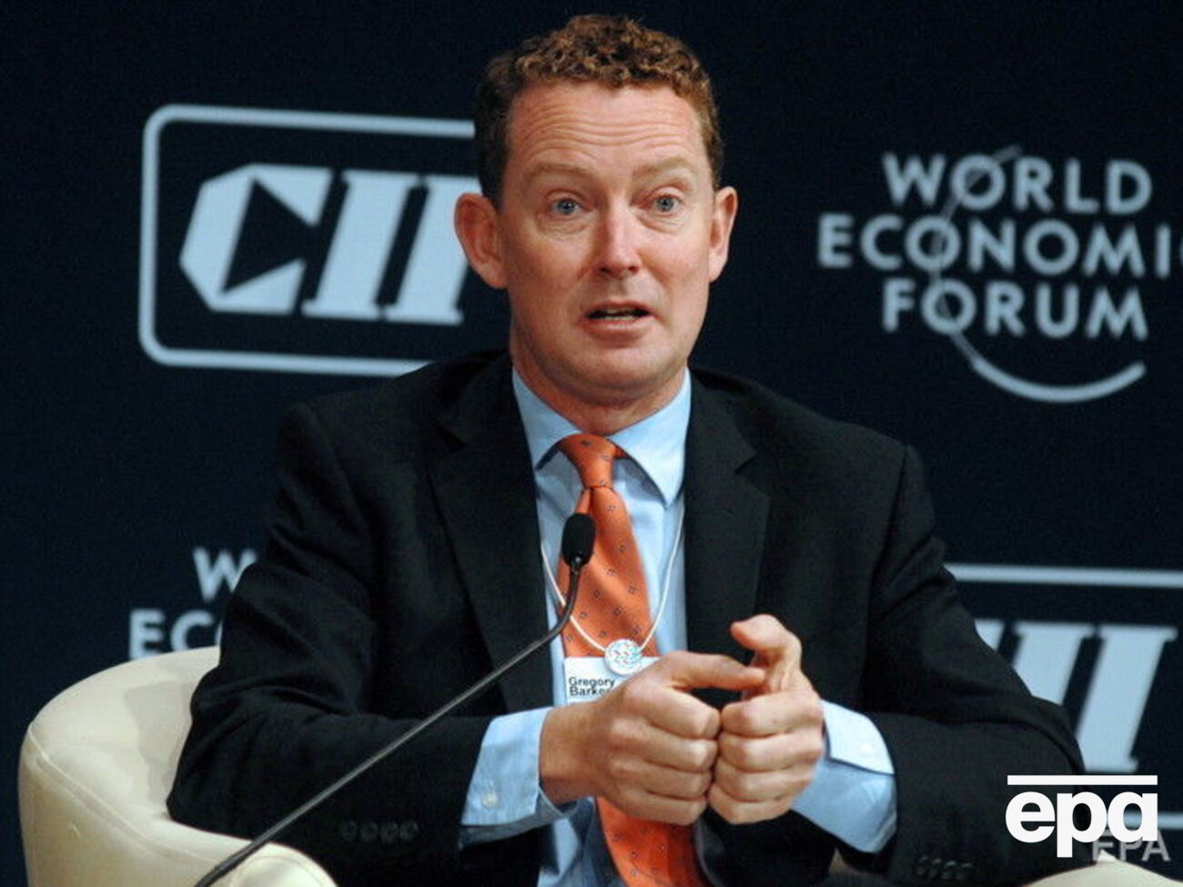 Баркер получил бонус от Дерипаски, утверждает Bloomberg