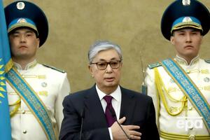 65-летнего Токаева, выдвинутого кандидатом на пост главы государства, пытаются сделать "моложе" с помощью фотошопа