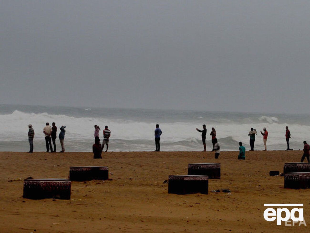 Згідно з прогнозом синоптиків, циклон налетить на узбережжя штату Одіша із силою вітру до 200 км/год (55 м/с)
