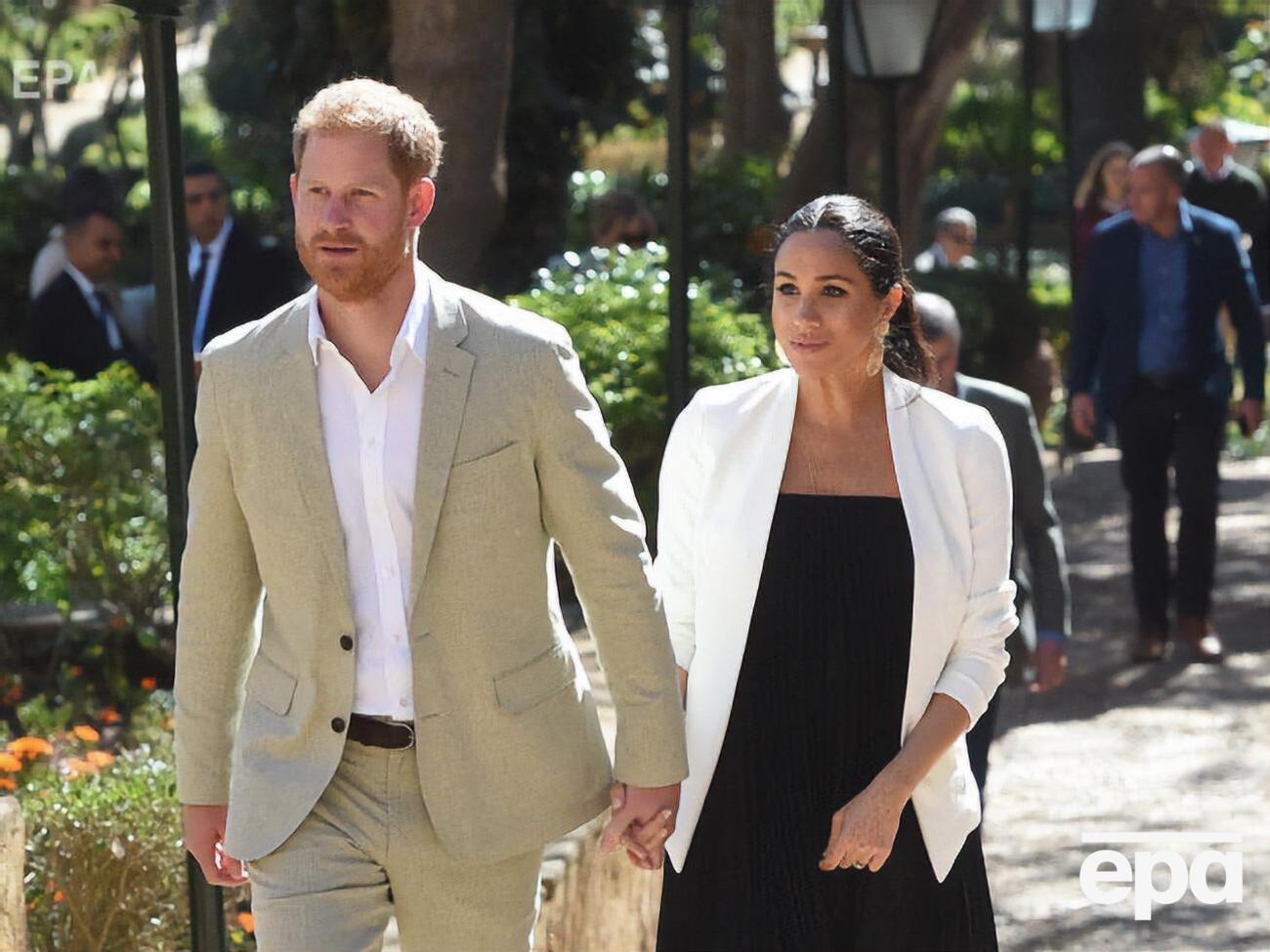 В документе в качестве рода занятий родителей Арчи написано "принц" и "принцесса"