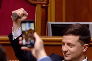 Зеленський: І Крим, і Донбас – це українська земля