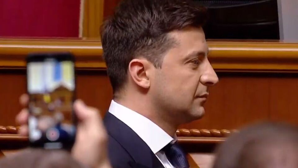 20 травня Зеленський офіційно вступив на пост президента України