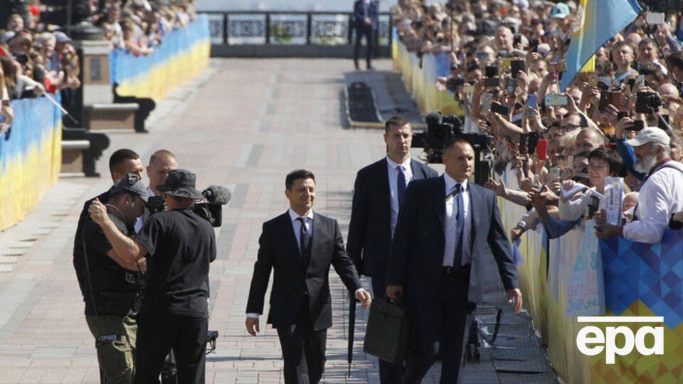 20 травня Зеленський офіційно вступив на пост президента України