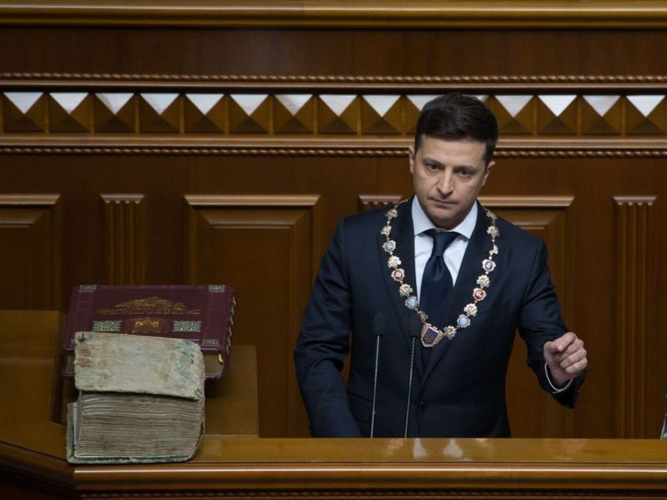 Зеленский принес присягу украинскому народу