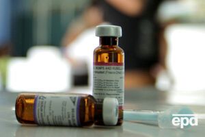 Ліків від кору немає, єдиний спосіб захисту – вакцинація
