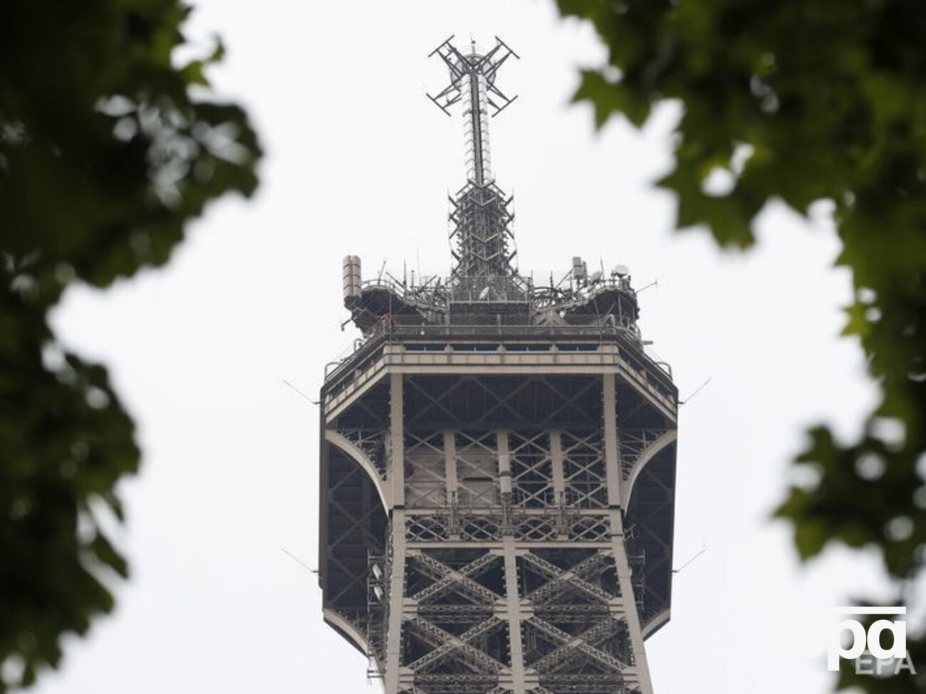 Невідомий збирався піднятися на самий верх Ейфелевої вежі