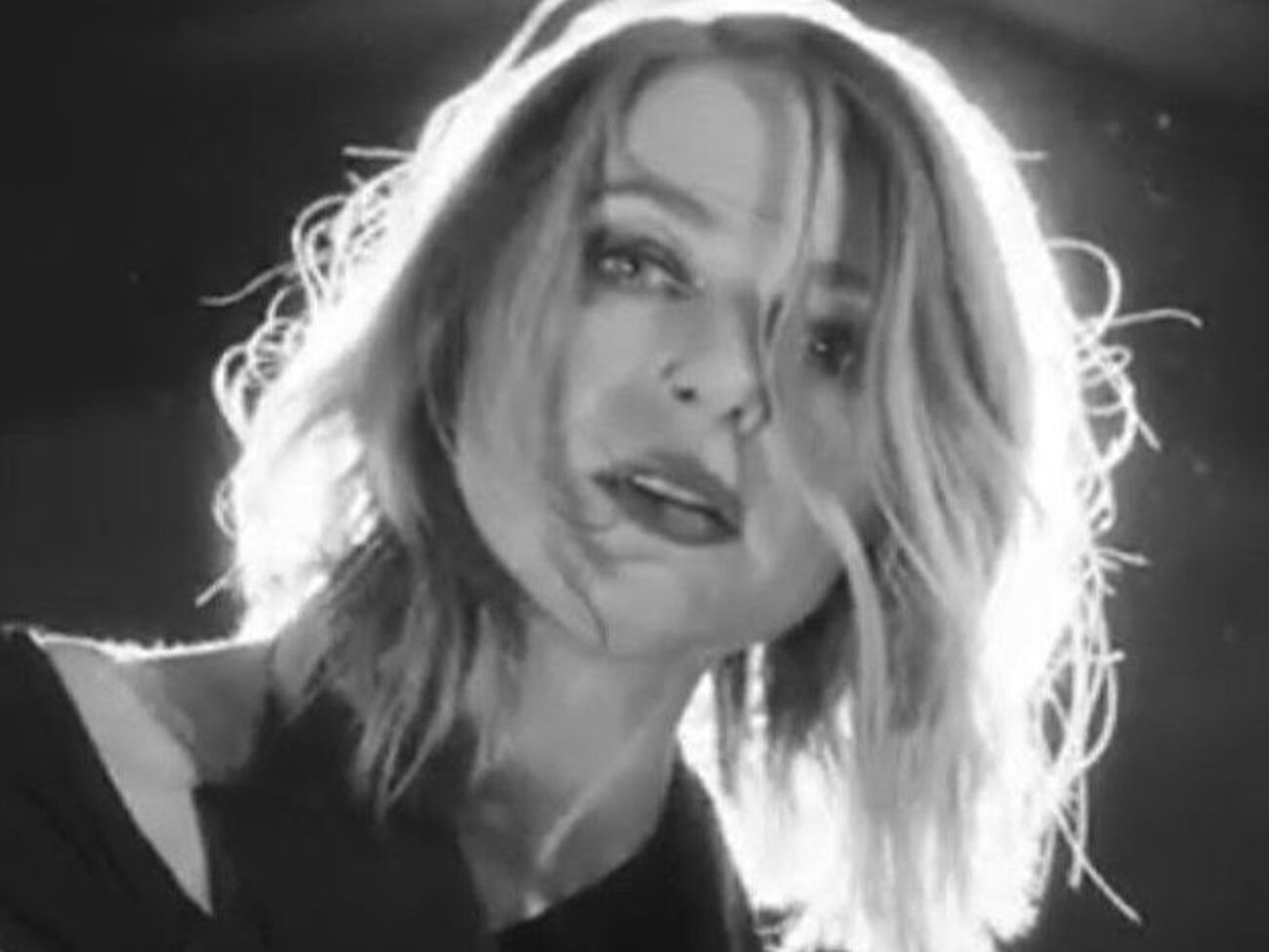 В ролике поднимается проблема одиночества вдвоем